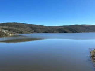 Presa, embalse y río del Agueda. Foto de archivo