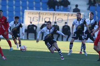 Íñigo, en el duelo ante el Rayo Majadahonda / FOTO SALAMANCA24HORAS.COM