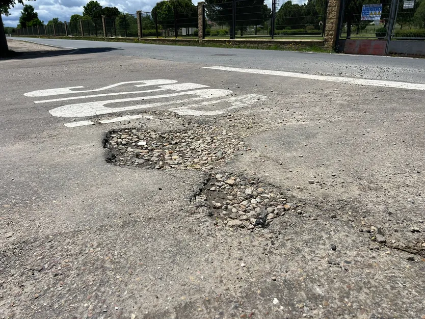 Camino en la Aldehuela baches