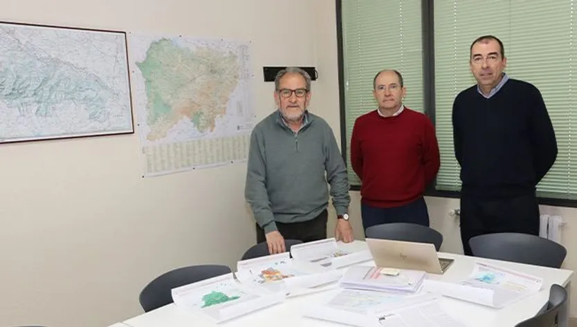 Juan Ignacio Plaza Gutiérrez, José Manuel Llorente Pinto y José Luis Sánchez Hernández del Departamento de Geografía de la USAl