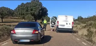 Detenido en Salamanca un varón con una orden de búsqueda al ser sorprendido conduciendo una furgoneta robada | Guardia Civil Salamanca