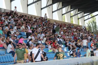 Aficionados de Unionistas en el estadio Reina Sofía.