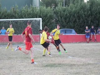 Larrodrigo y Los Cazumbos jugarán la final del Torneo de fútbol 7 de Alba de Tormes