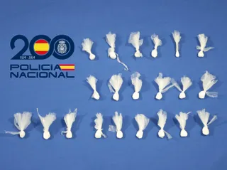 Escapa en su vehículo en dirección contraria de un control de la Policía y es pillado con 21 bolsas de cocaína en Buenos Aires