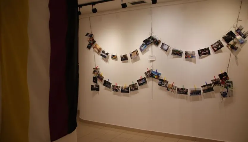 Ángel Fernández, inaugura la exposición ‘Iguales, 25 años de lucha LGTBI+ en Salamanca’