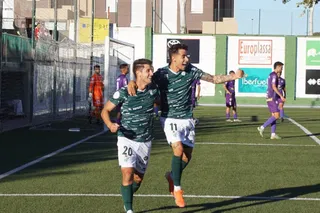 Caramelo y Toti celebran un gol en el Municipal Luis Ramos | FOTO SALAMANCA24HORAS.COM