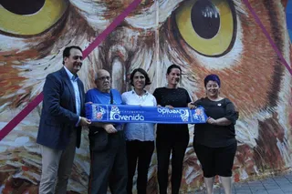 Mural de Perfumerías Avenida en el barrio Oeste