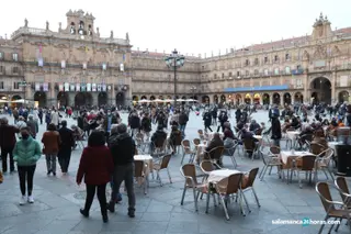 Ambiente de este sábado, 27 de marzo, en el centro de Salamanca
