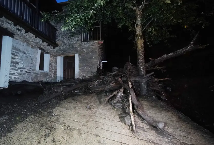 Riada en el pueblo de Manzanedo de Valdueza (León)