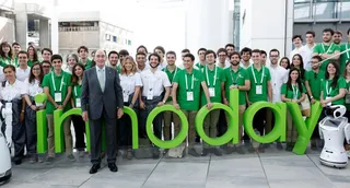 2018 05 23. Galán con jóvenes participantes en Innoday