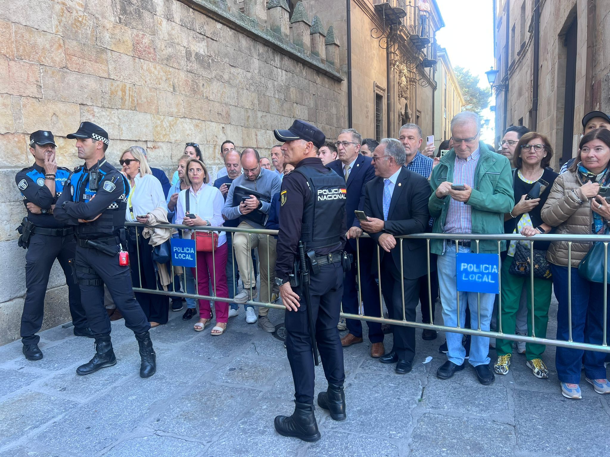 Cortada la calle Libreros