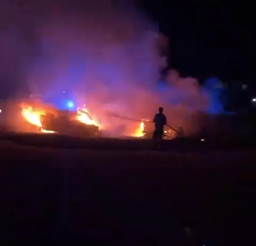 Turismo incendiado en Peralejos de Abajo