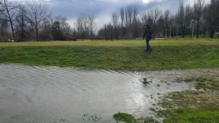 Inundada la ribera del Tormes a su paso por Salamanca por las fuertes lluvias | Andrea Mateos