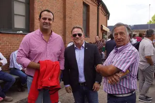 ambiente en el patio de cuadrillas de La Glorieta este doming. Fotos Juanes (1)