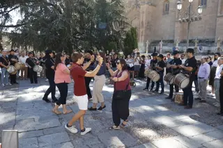 Folclore charro por los barrios de Salamanca 