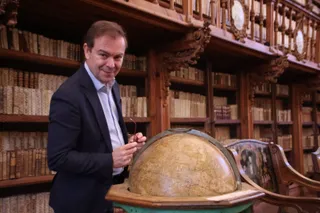Entrevista a Luis Alberto de Cuenca y el novelista Javier Sierra