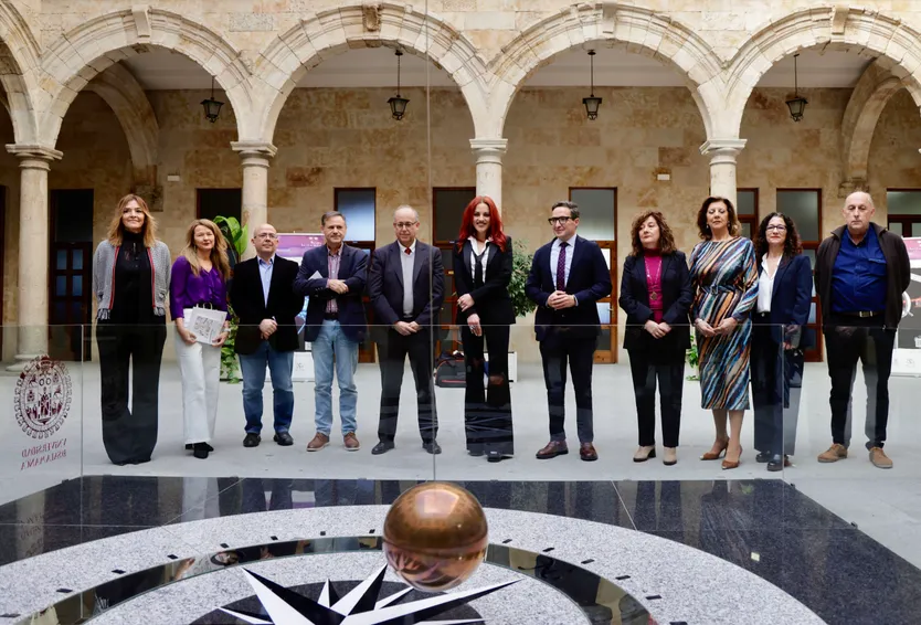 La astronauta Sara García visita la Universidad de Salamanca