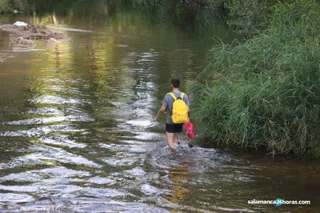 Baños en el río calor (4)