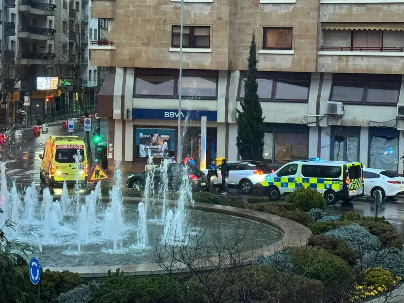 Ambulancia y Policía Local en Puerta de Zamora