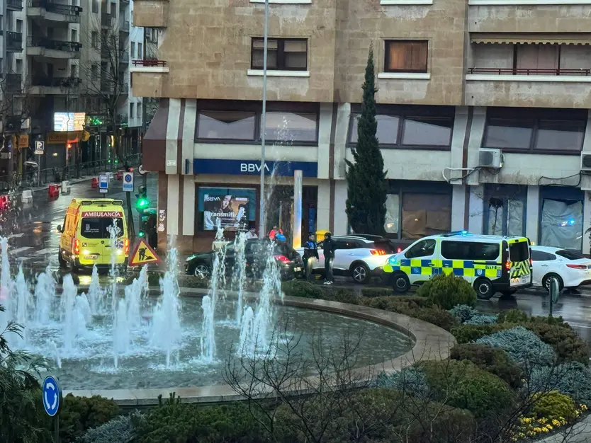 Ambulancia y Policía Local en Puerta de Zamora