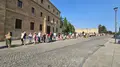 Largas colas en Salamanca para adquirir una de las gafas gratuitas