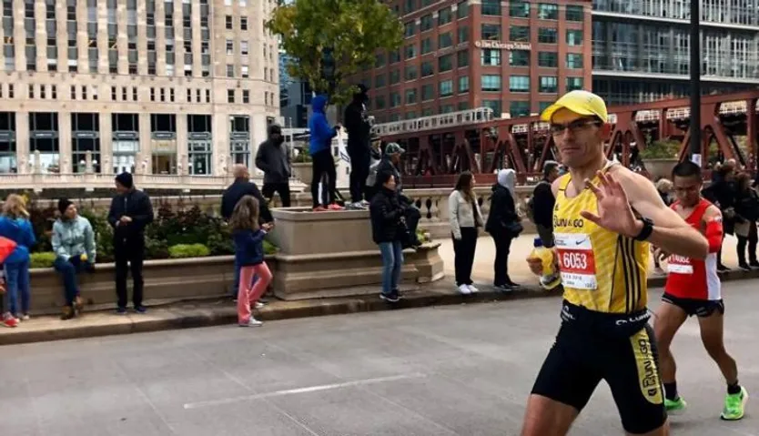 Julio César en el Maratón de Chicago 2019