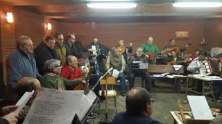 Visita del PP a la Rondalla mirobrigense