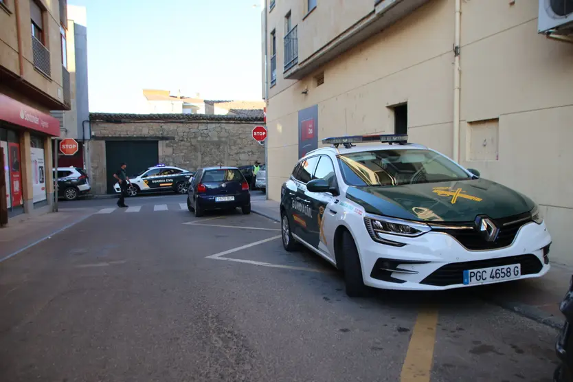 Investigan la caída de una persona desde un tercer piso al patio interior de una vivienda en Villamayor