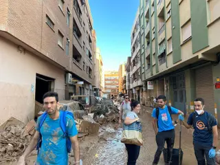 Salmantinos ayudando por la DANA en Valencia y Albacete con recogidas de alimentos