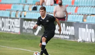 Alberto Espeso, en el choque ante el Guijuelo de pretemporada / FOTO SALAMANCA24HORAS.COM