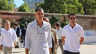 El matador de toros Fernando Roca Rey con la cuadrillas de su hermano en el primer sorteo para las figuras en Salamanca: toros de Garcigrande para De Justo, Ortega y Roca Rey | Verónica Tapia