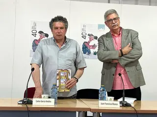 De izquierda a derecha Carlos García, autor del libro y Juan Francisco Blanco, director del Ides