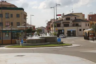 Plaza Ayuntamiento Villares de la Reina (3)