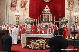 Una misa en la Catedral de Salamanca