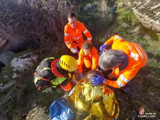 Personal de Sacyl atiende al varón herido