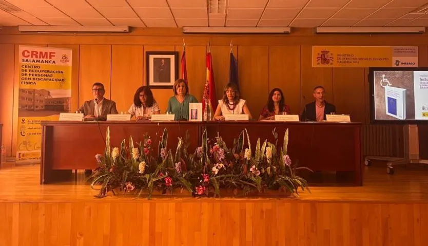 Presentación guía en el Centro de recuperación de personas con discapacidad física (CRMF) del Imserso en Salamanca