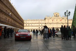 Exposición vehículos Día del Guardia Urbano en la Plaza Mayor de Salamanca | Mateo G.J.