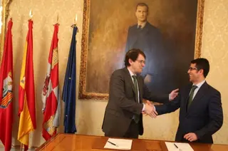 El Ayuntamiento firma con Iberdrola un convenio para evitar cortes de luz y gas a familias con menos recursos