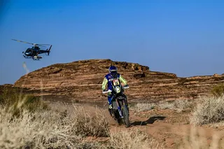 Lorenzo Santolino en el primer día del Dakar