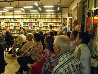 Cuentacuentos en la biblioteca popular Giner de los Ríos