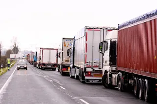 Camiones en carretera. Foto EP