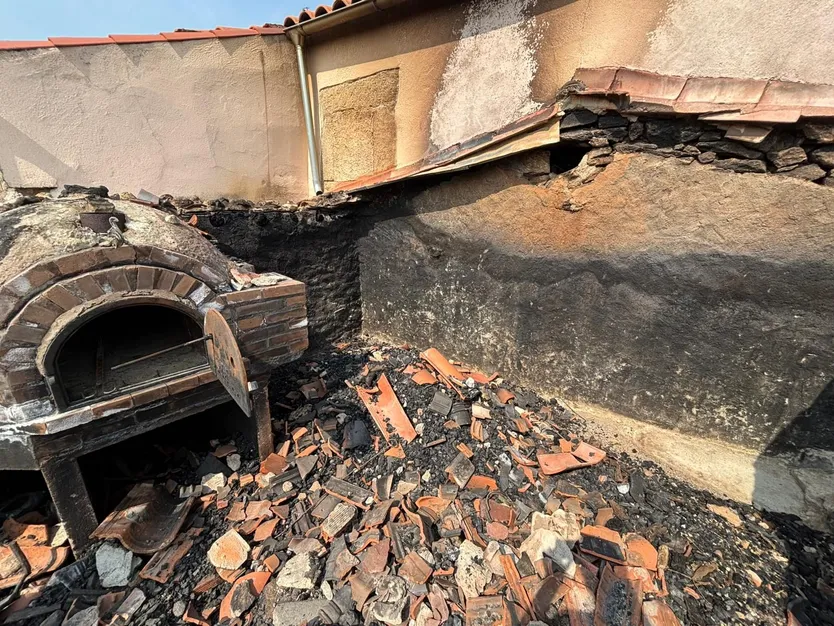 Casa quemada en Cerezal de Puertas por el incendio de Cipérez (1).jpeg