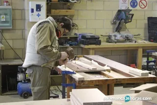 Trabajador carpintería ecyl desempleado