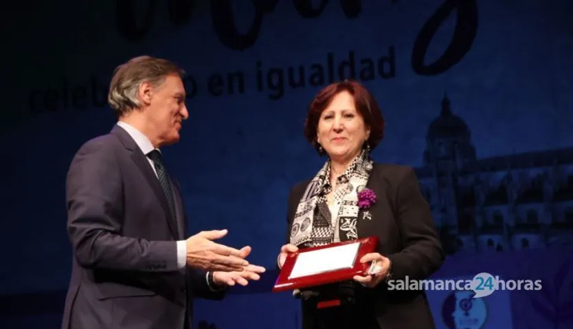 Acto de reconocimiento y entrega de distinciones del Ayto Salamanca, con motivo del Día Internacional de la Mujer