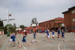 Escuelas deportivas en una foto de archivo