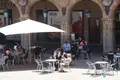 Camareros en las terrazas de la Plaza Mayor de Salamanca | Imagen de archivo
