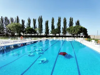 Imagen del estado de la piscina a primera hora de la mañana de este domingo | Foto: Ayto. Villoria