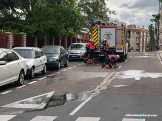 Movilización de los Bomberos de Salamanca por un incendio en el exterior del colegio Francisco Giner de los Ríos