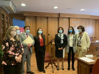 La salmantina Teresa Peramato recibe el premio Beatriz Galindo 'la Latina'.