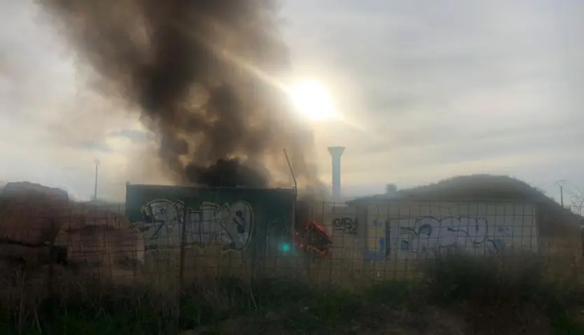 Incendio en unas casetas de obra de Villamayor